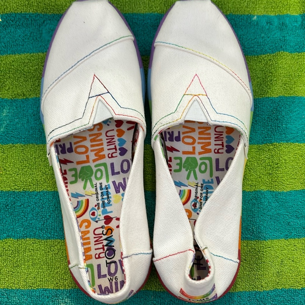 Rainbow Tom’s